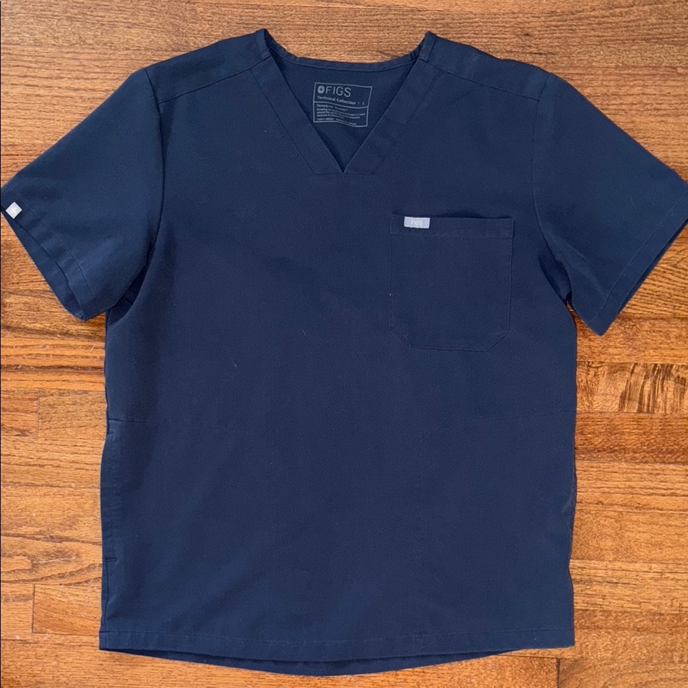Figs Chisec Medical Scrub Top V-Neck 3 Pocket Short Sleeve Dark Harbour Large